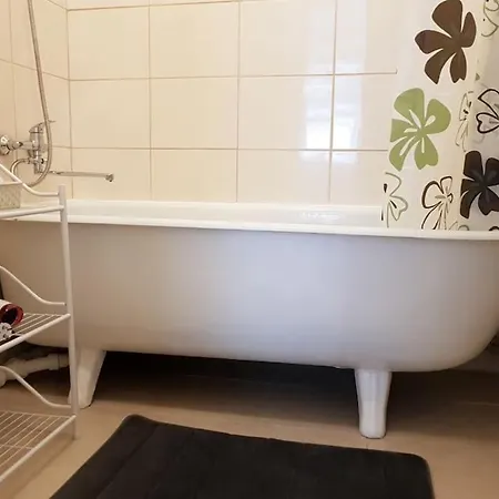 Bright Spacious With Street Parking Appartement Riga